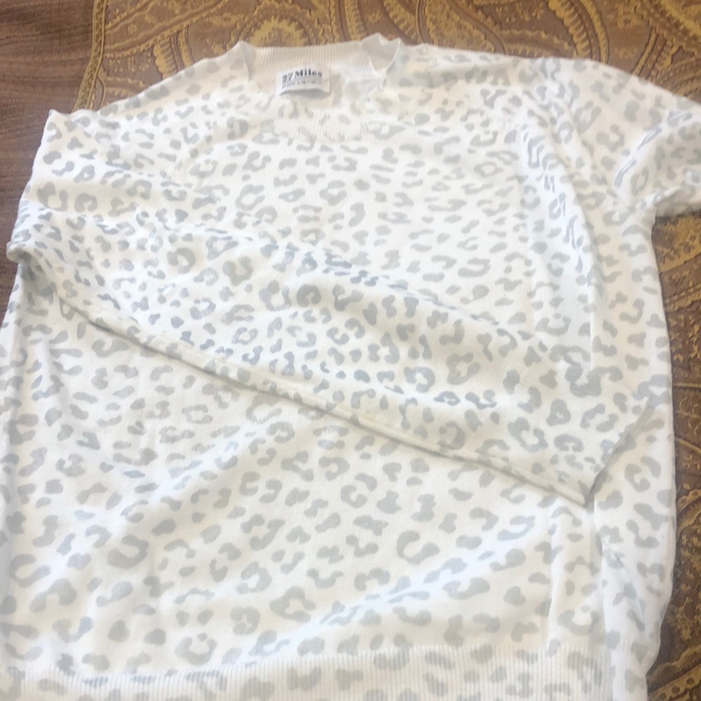 Like new cotton with silver sweater